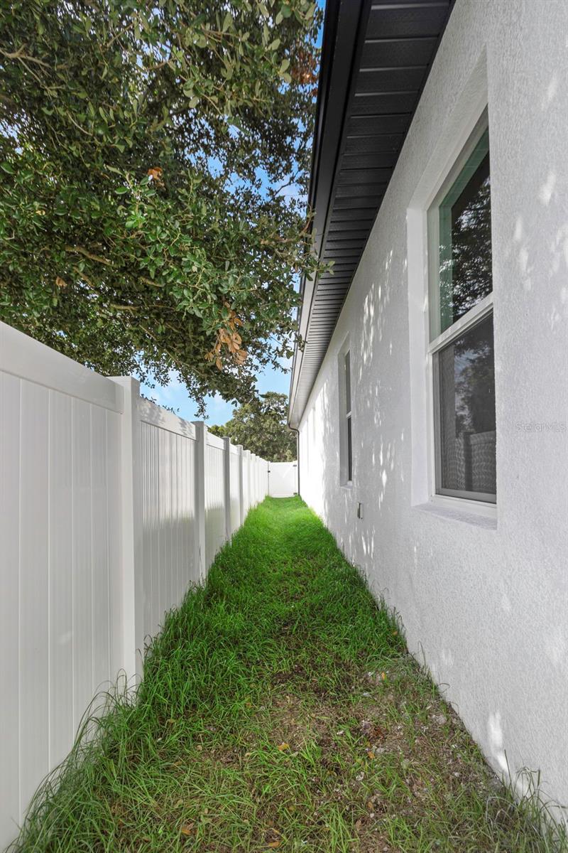Image 44 of 55 For 711 42nd Avenue S