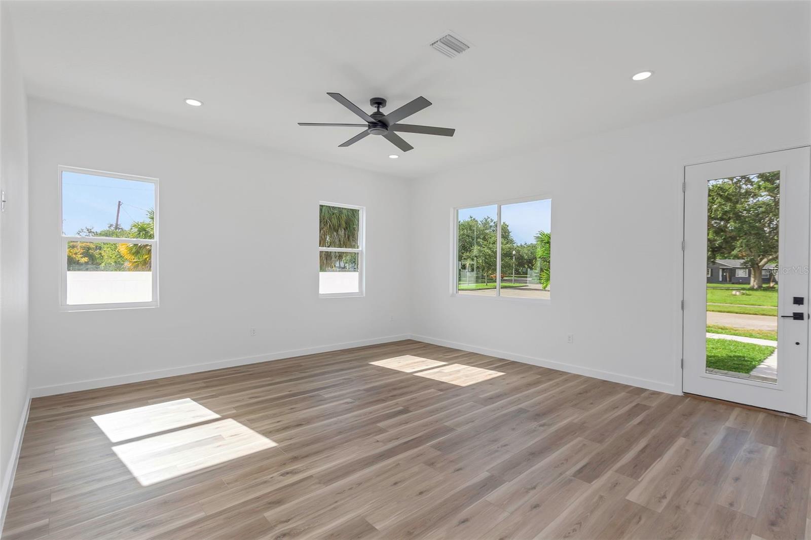 Image 6 of 55 For 711 42nd Avenue S