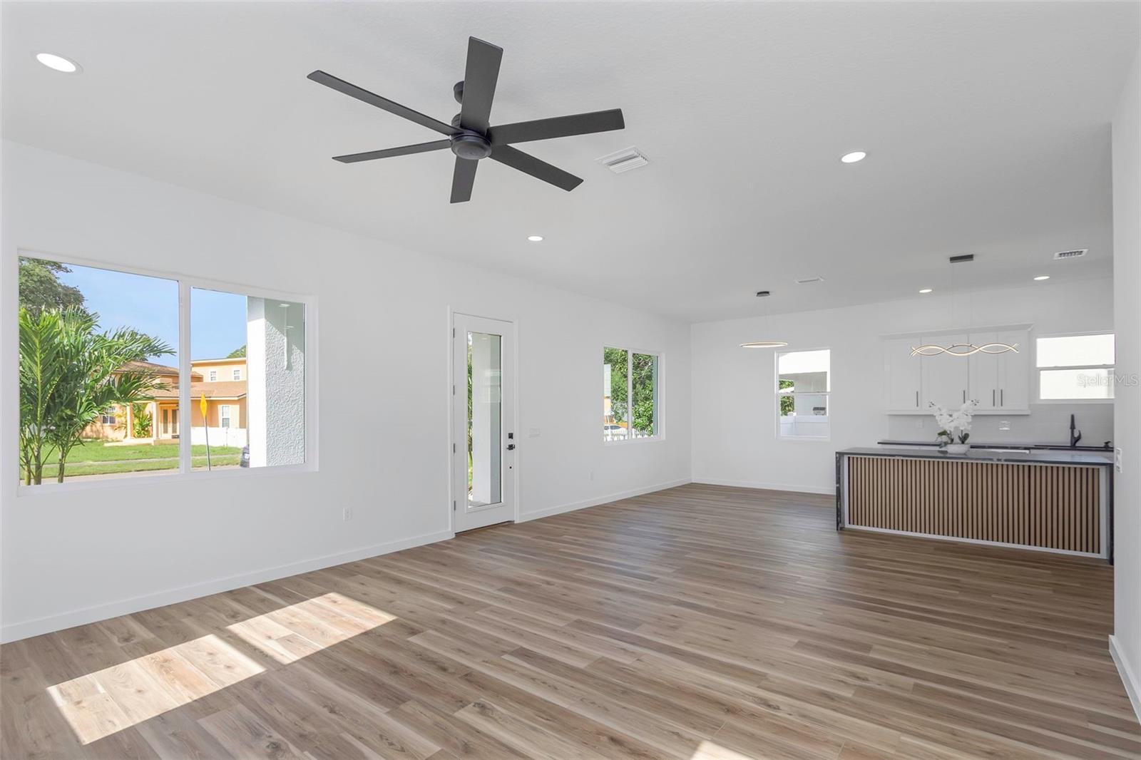 Image 7 of 55 For 711 42nd Avenue S