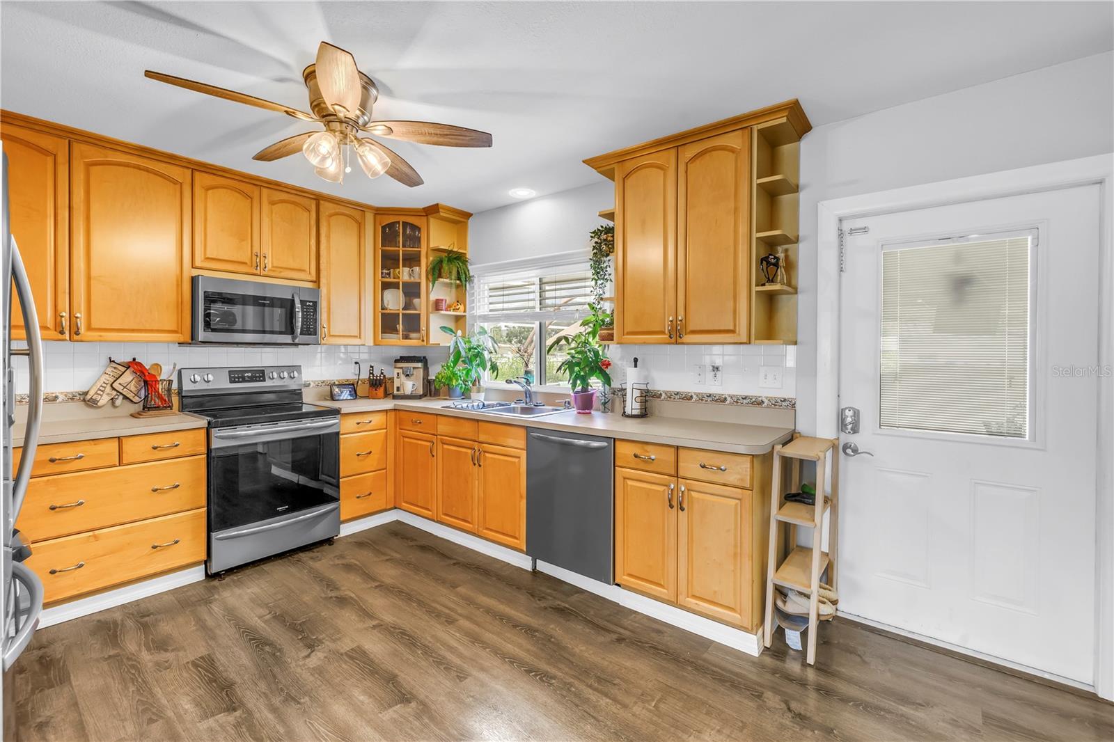 Image 16 of 36 For 774 40th Avenue Ne
