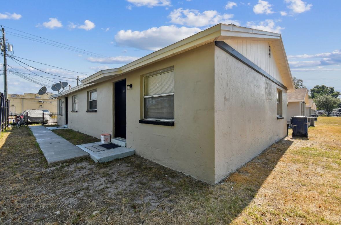 Image 13 of 100 For 4507-4517 Giddens Avenue