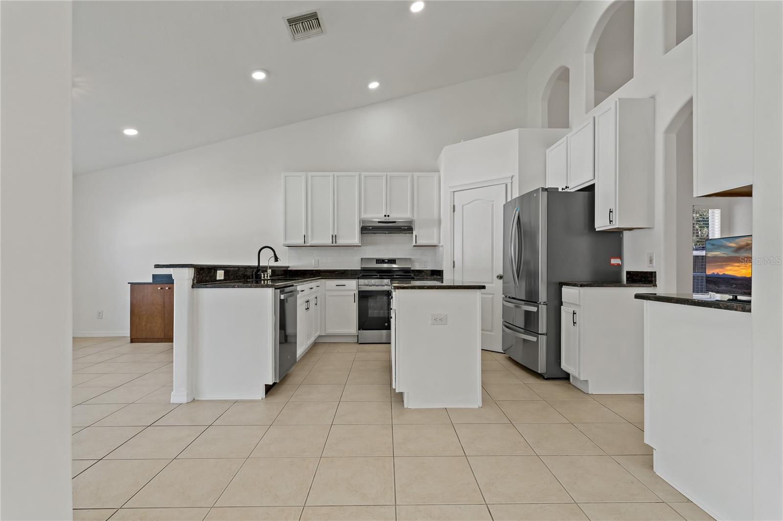 Image 17 of 76 For 19206 Ivy Oak Way