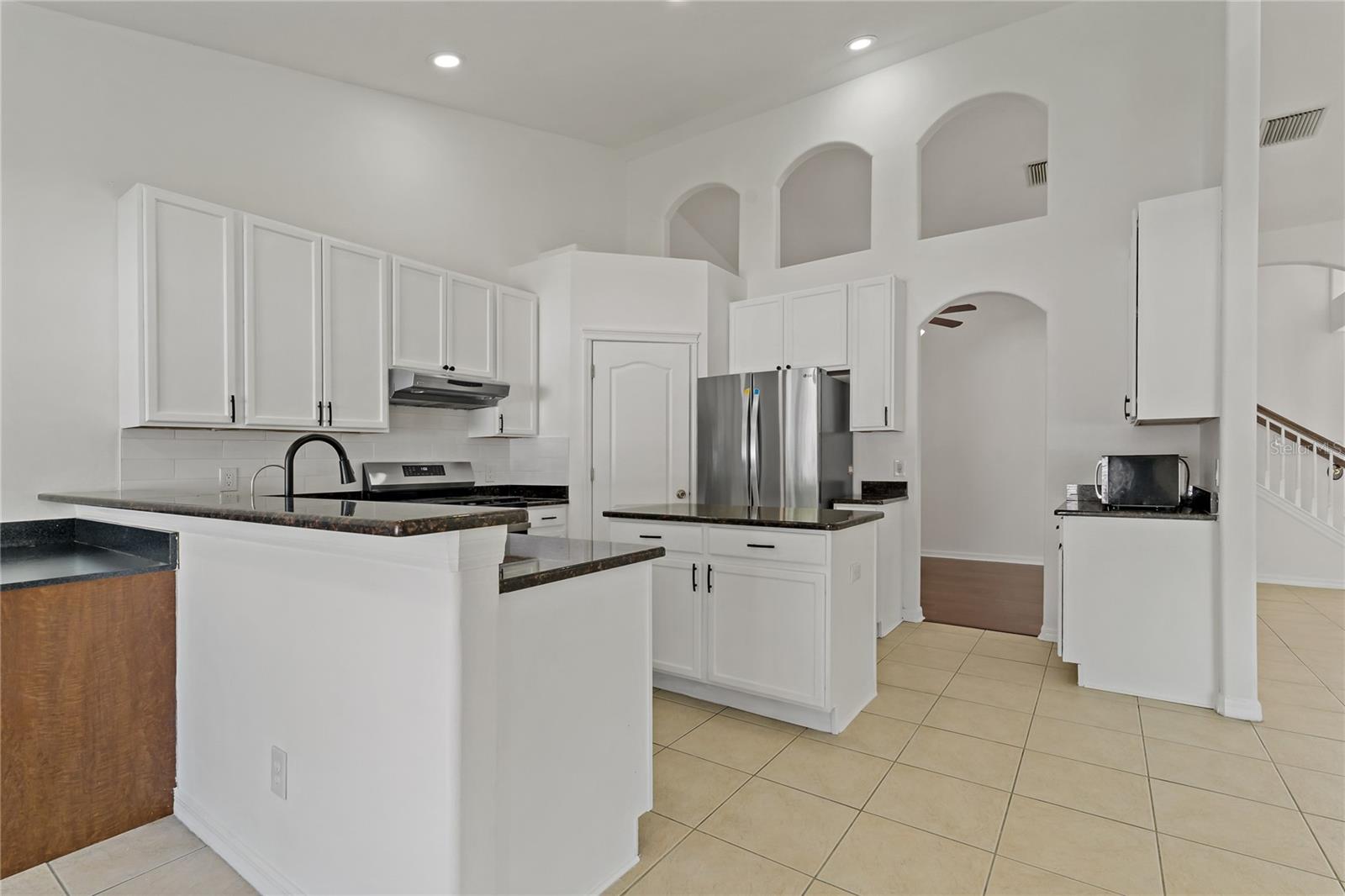 Image 18 of 76 For 19206 Ivy Oak Way