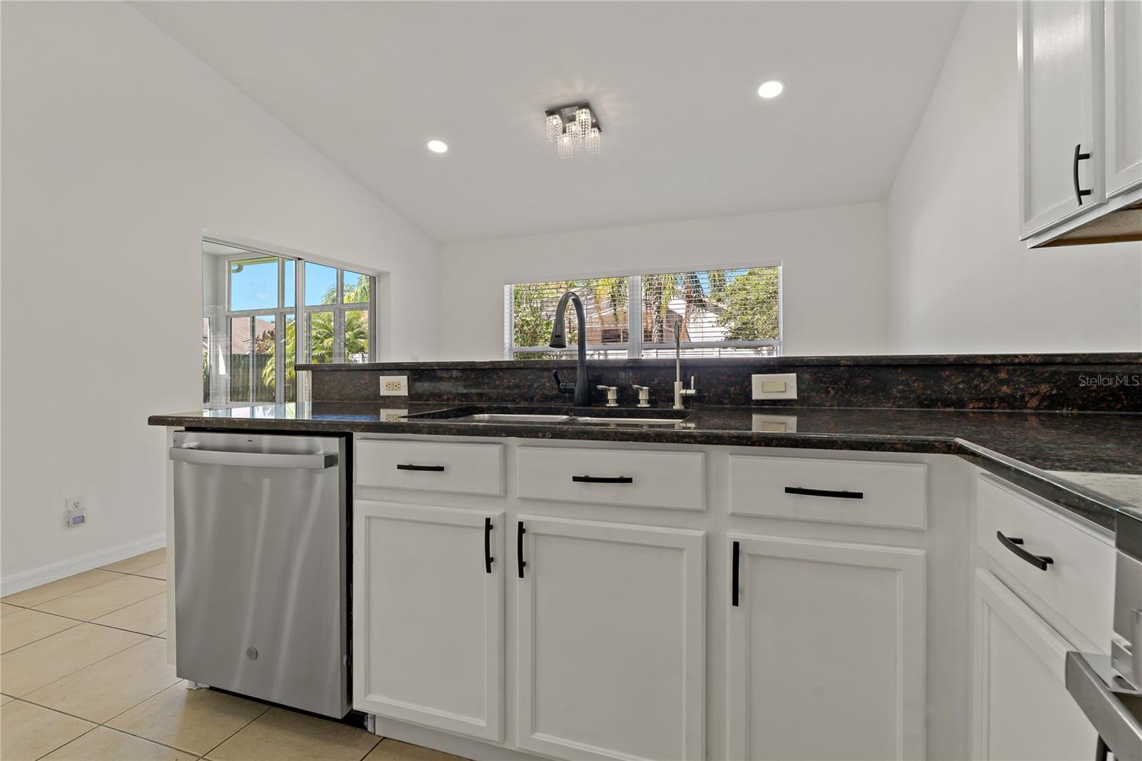 Image 21 of 76 For 19206 Ivy Oak Way