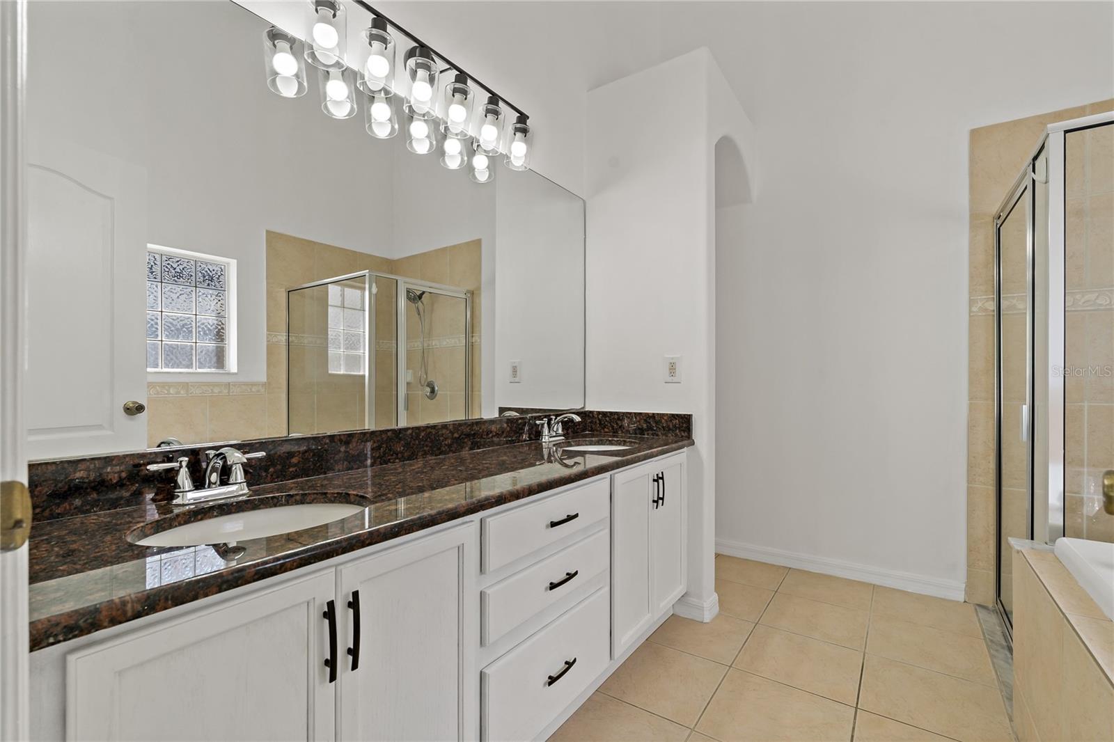 Image 29 of 76 For 19206 Ivy Oak Way