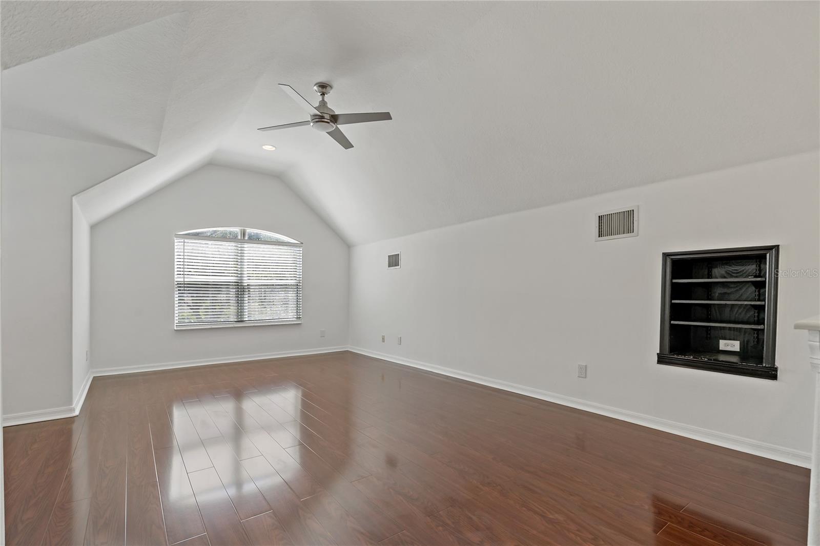 Image 42 of 76 For 19206 Ivy Oak Way