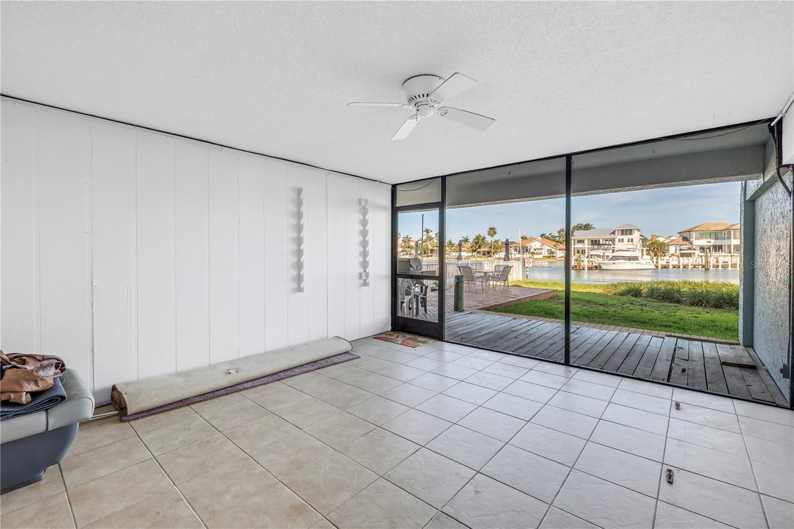 Image 36 of 62 For 340 Pinellas Bayway S 205