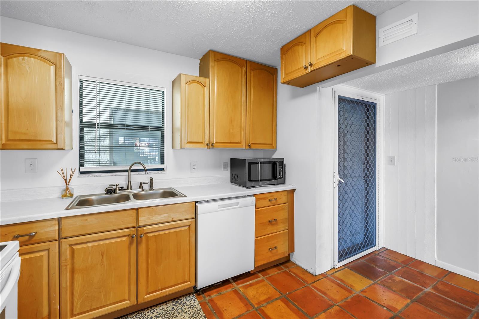 Image 8 of 62 For 340 Pinellas Bayway S 205
