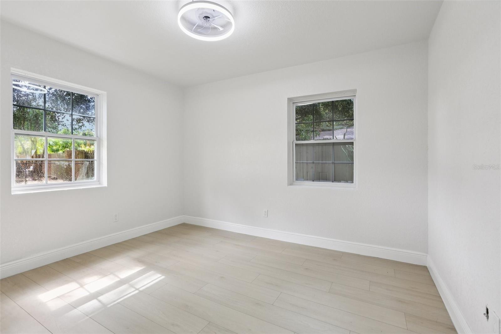 Image 16 of 29 For 6 Orion Avenue