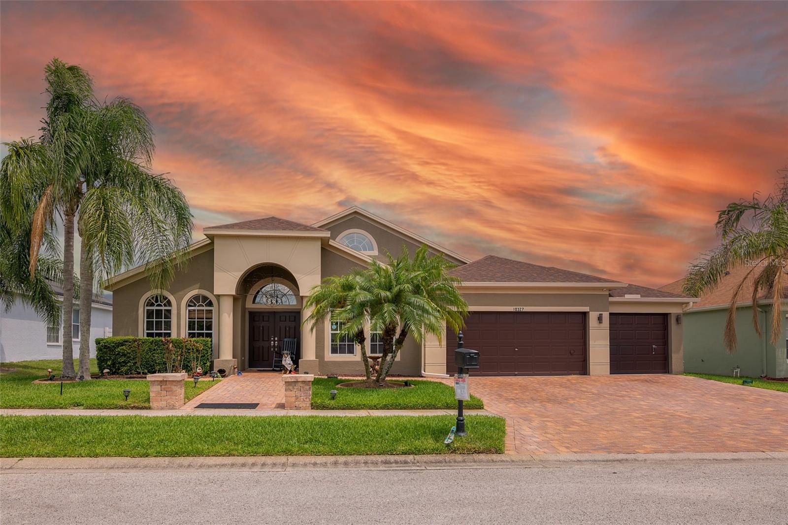 Details for 10327 Meadow Crossing Drive, TAMPA, FL 33647
