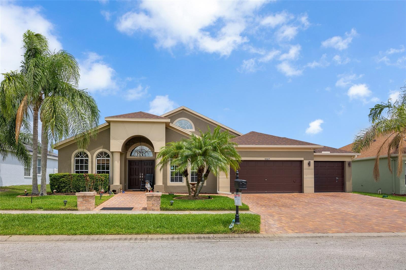 Image 7 of 34 For 10327 Meadow Crossing Drive