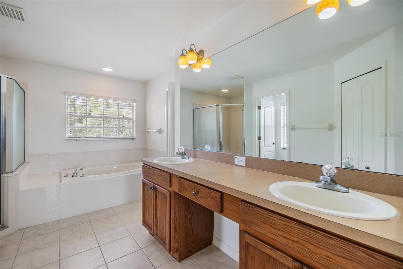 Image 27 of 30 For 8219 Canterbury Lake Boulevard