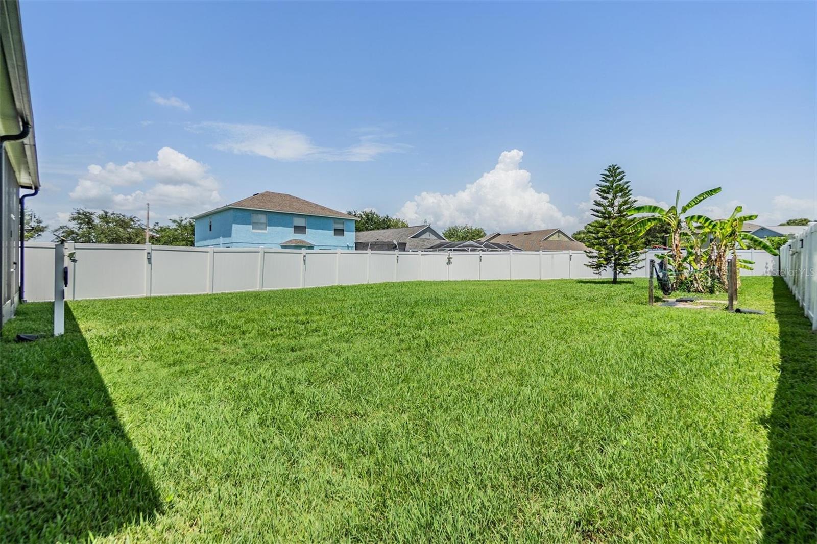 Image 5 of 30 For 8219 Canterbury Lake Boulevard