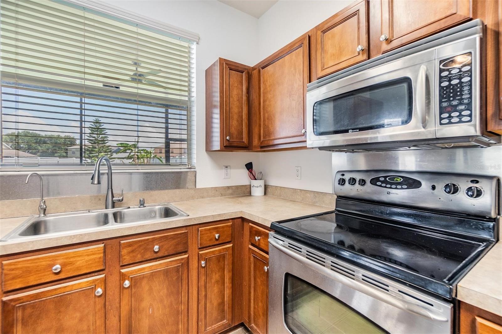 Image 9 of 30 For 8219 Canterbury Lake Boulevard