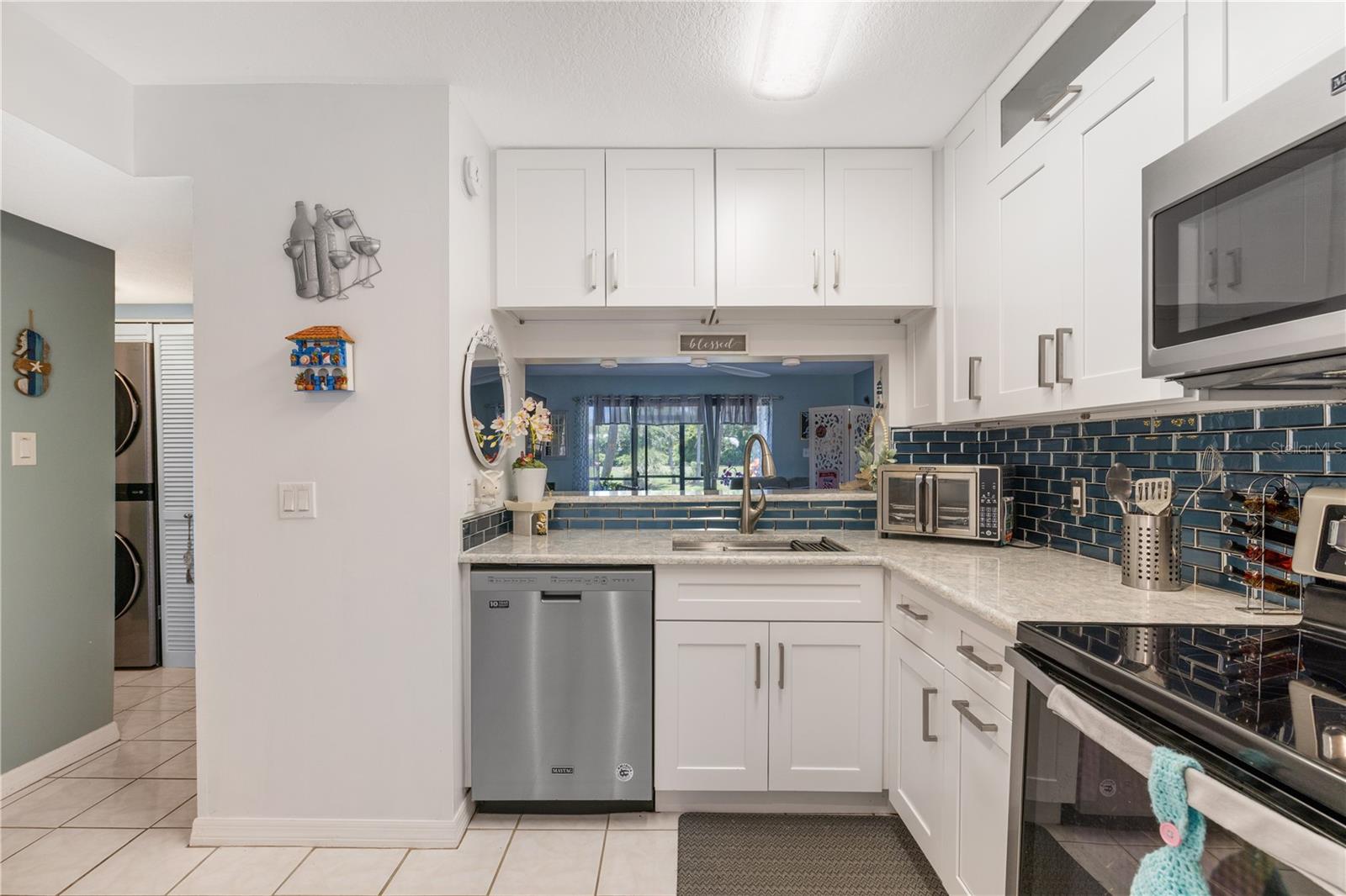 Image 18 of 47 For 5725 Pelican Pointe Drive 1