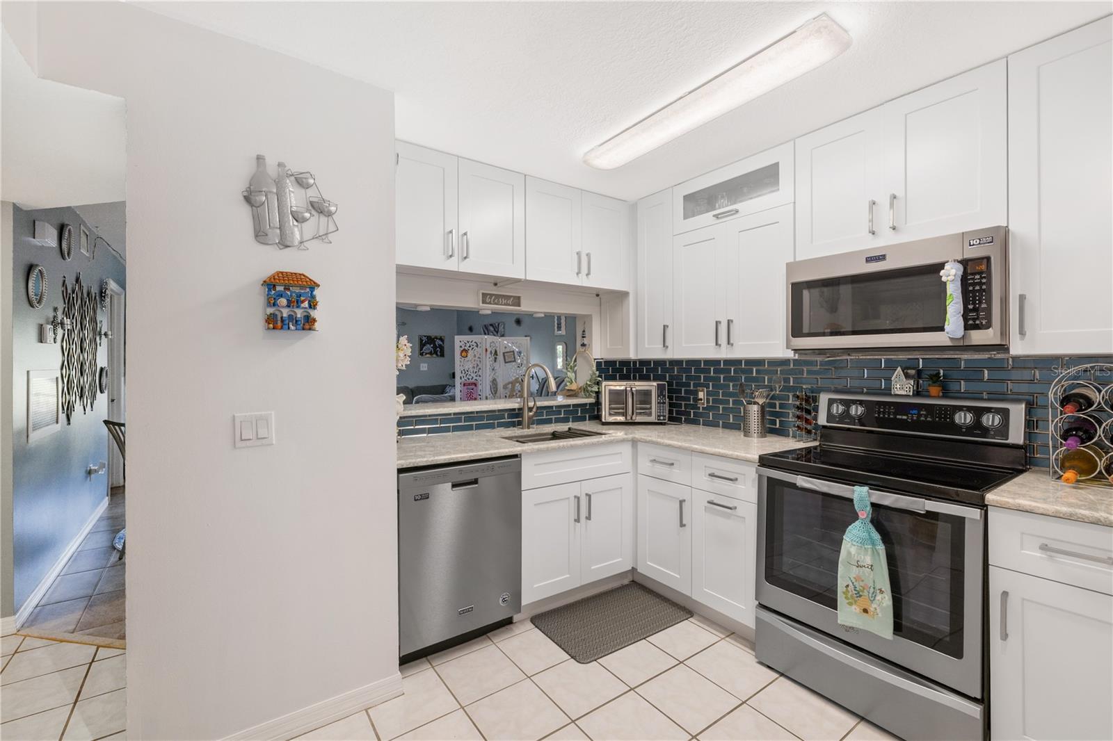 Image 21 of 47 For 5725 Pelican Pointe Drive 1