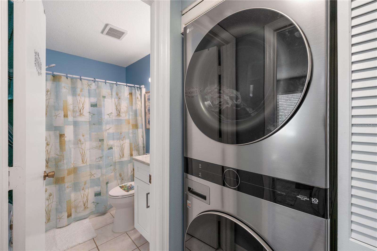 Image 23 of 47 For 5725 Pelican Pointe Drive 1