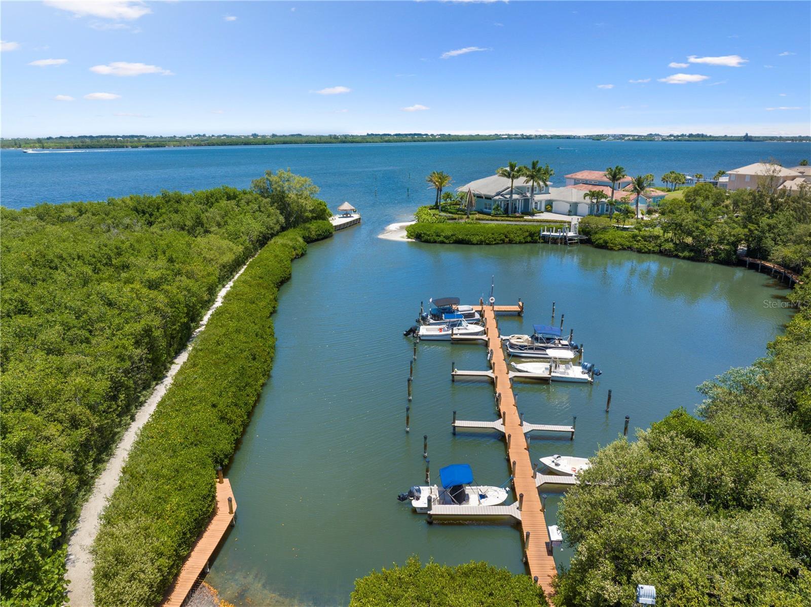 Image 43 of 47 For 5725 Pelican Pointe Drive 1