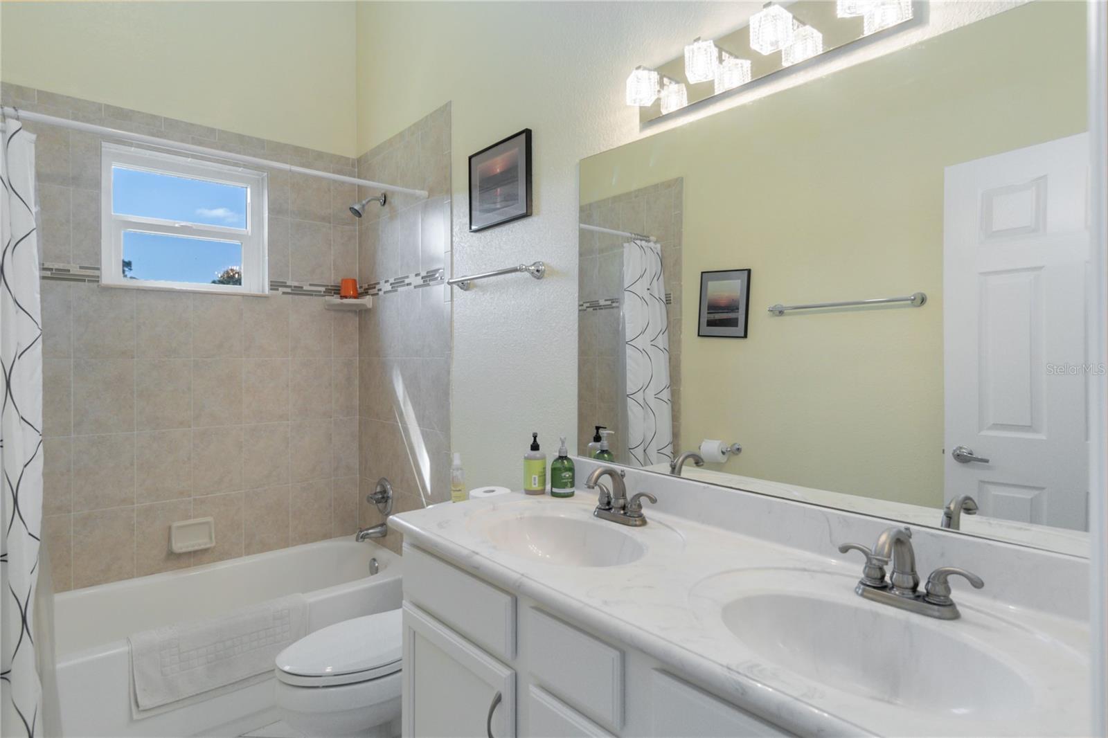 Image 29 of 37 For 5595 Eagle Way