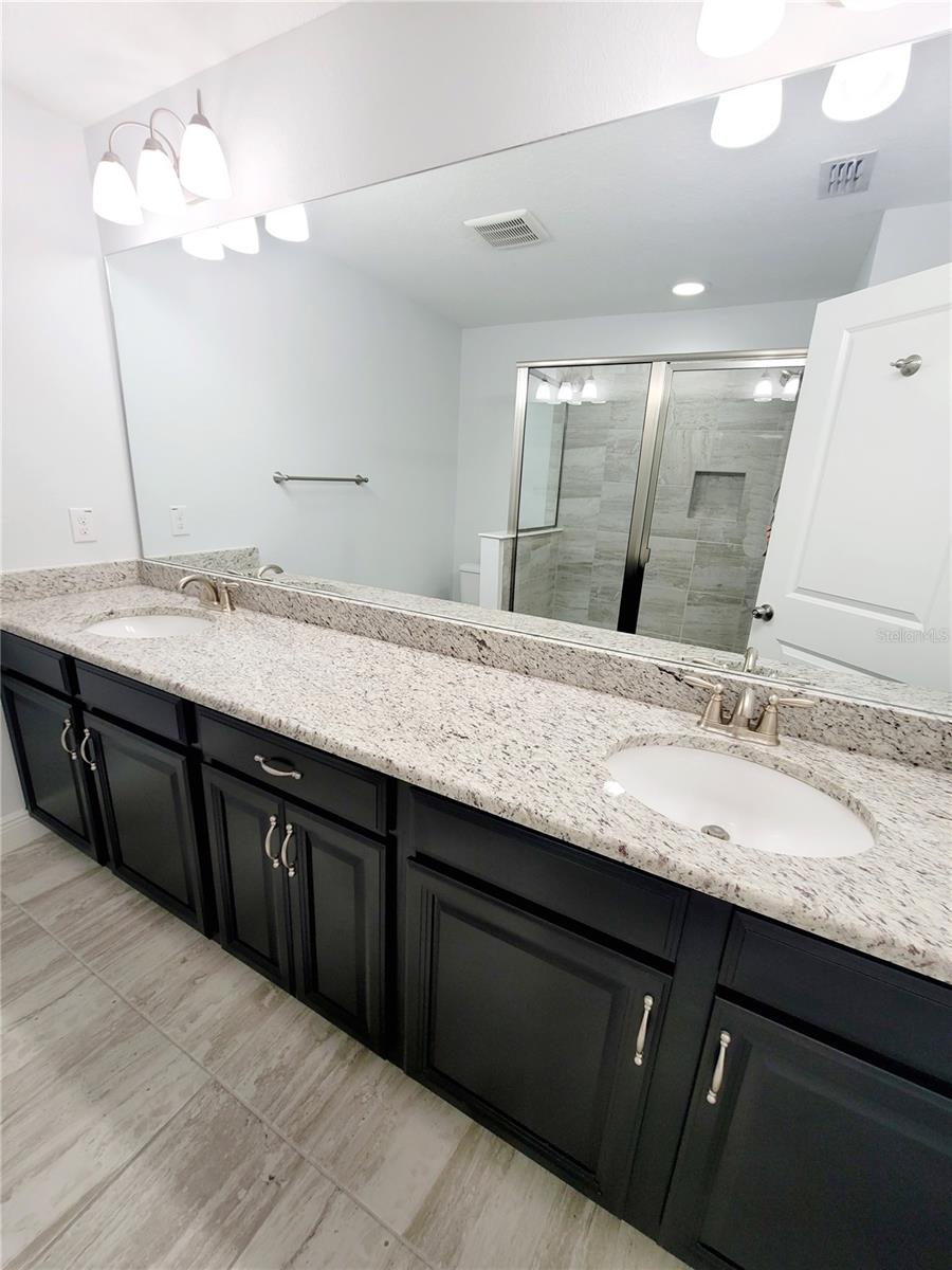 Listing photo id 33 for 5509 Cumberland Star