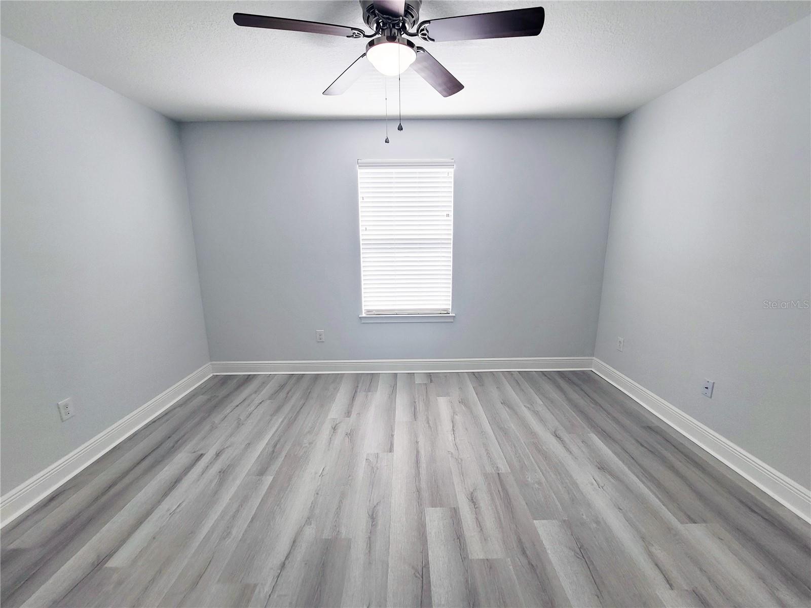 Listing photo id 42 for 5509 Cumberland Star