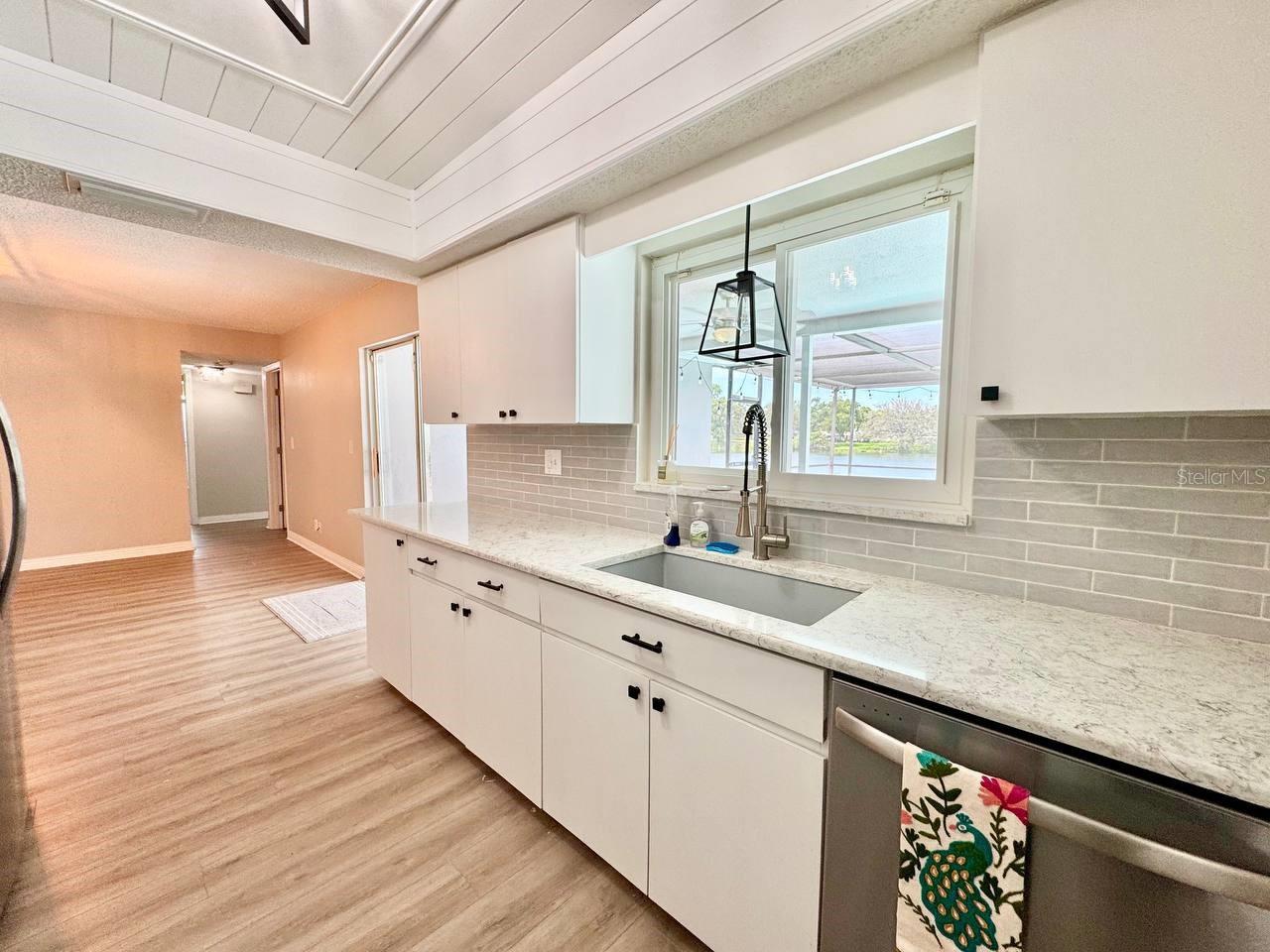 Image 10 of 36 For 2924 Catherine Drive