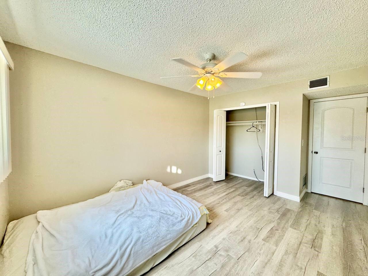 Image 21 of 36 For 2924 Catherine Drive