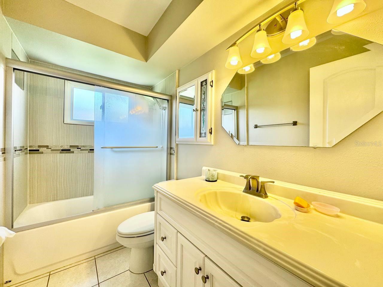 Image 23 of 36 For 2924 Catherine Drive