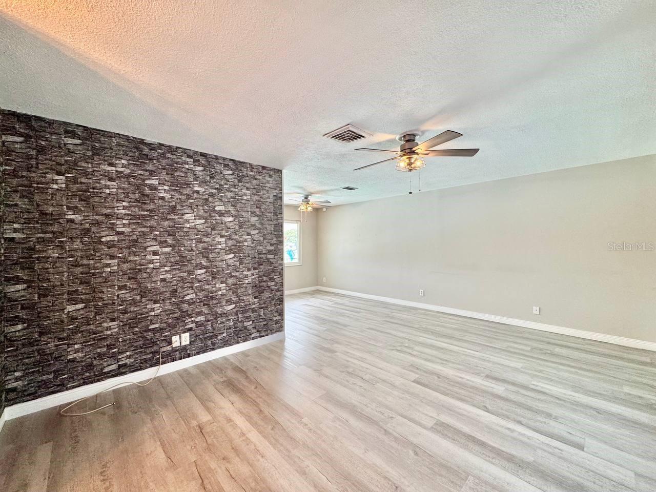 Image 3 of 36 For 2924 Catherine Drive