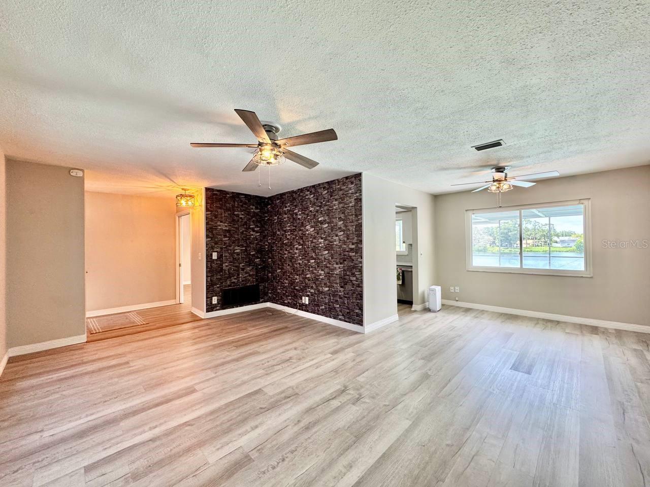 Image 4 of 36 For 2924 Catherine Drive