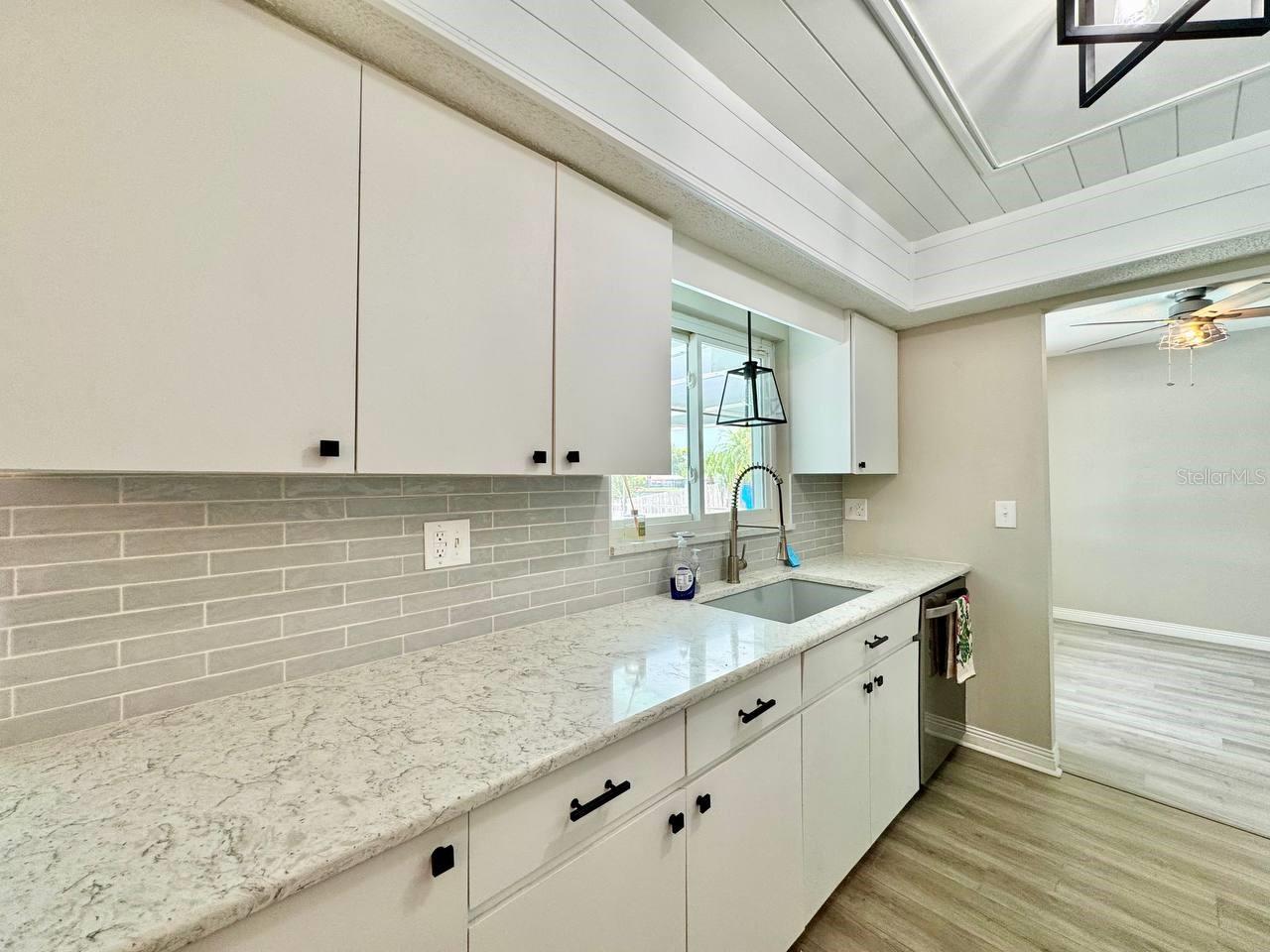 Image 9 of 36 For 2924 Catherine Drive