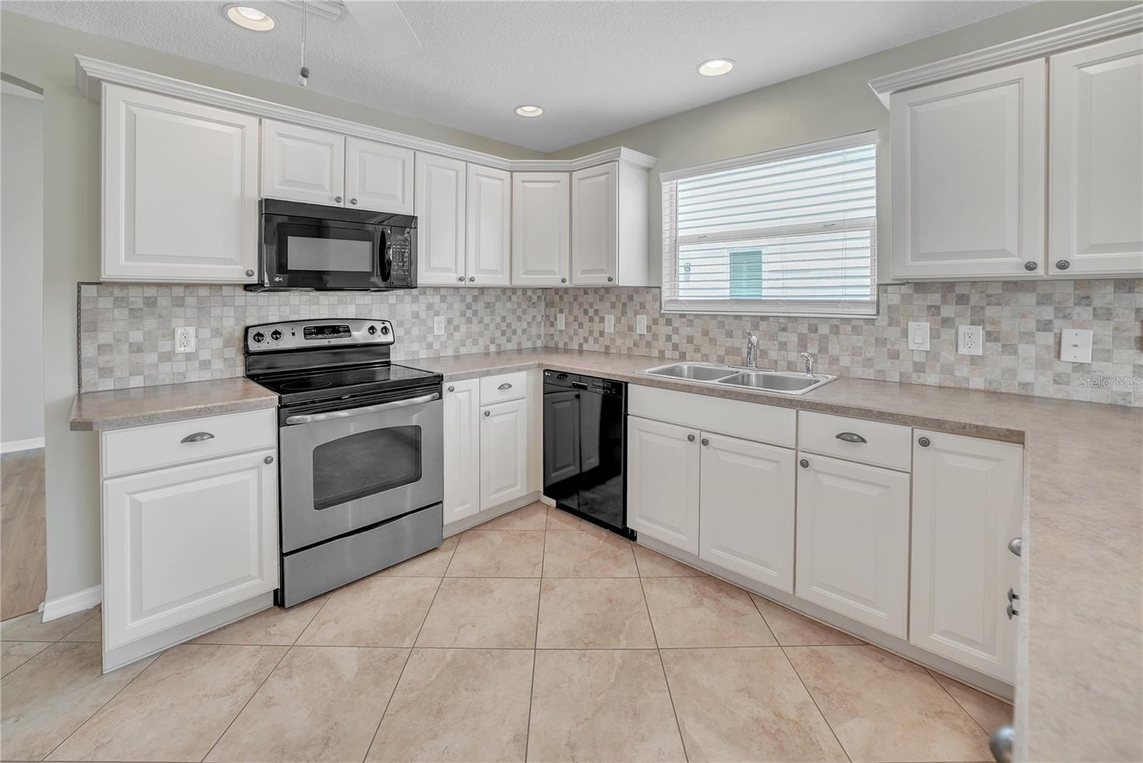Image 12 of 45 For 879 Astor Way