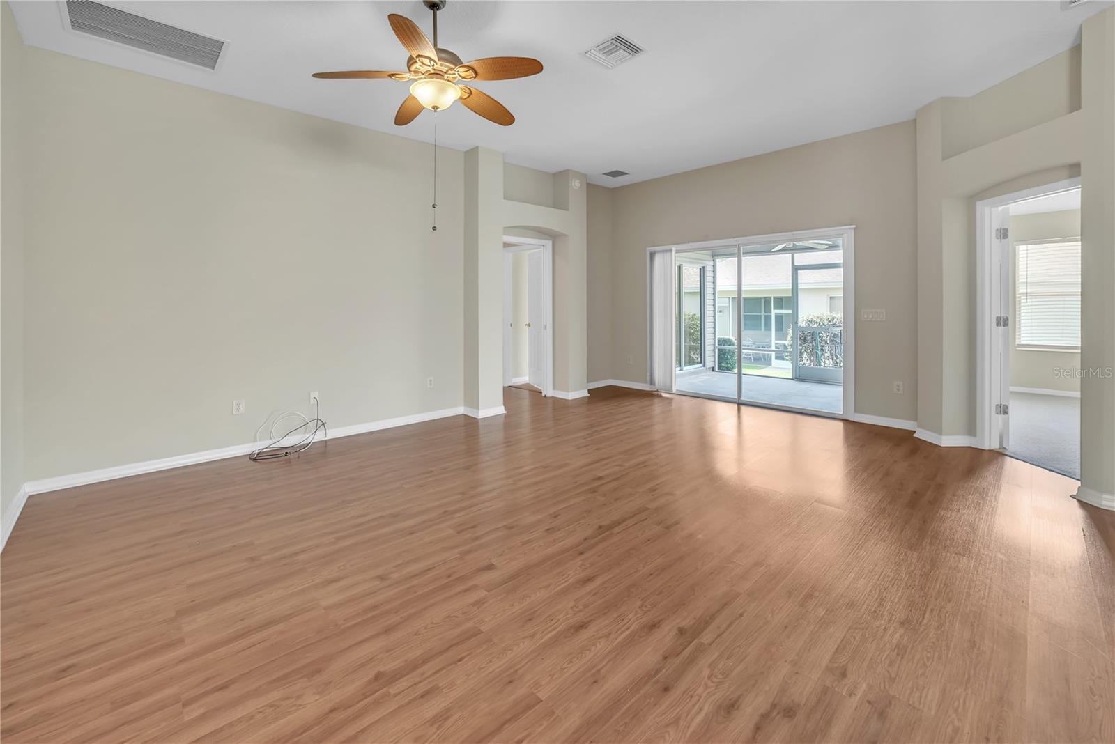 Image 18 of 45 For 879 Astor Way