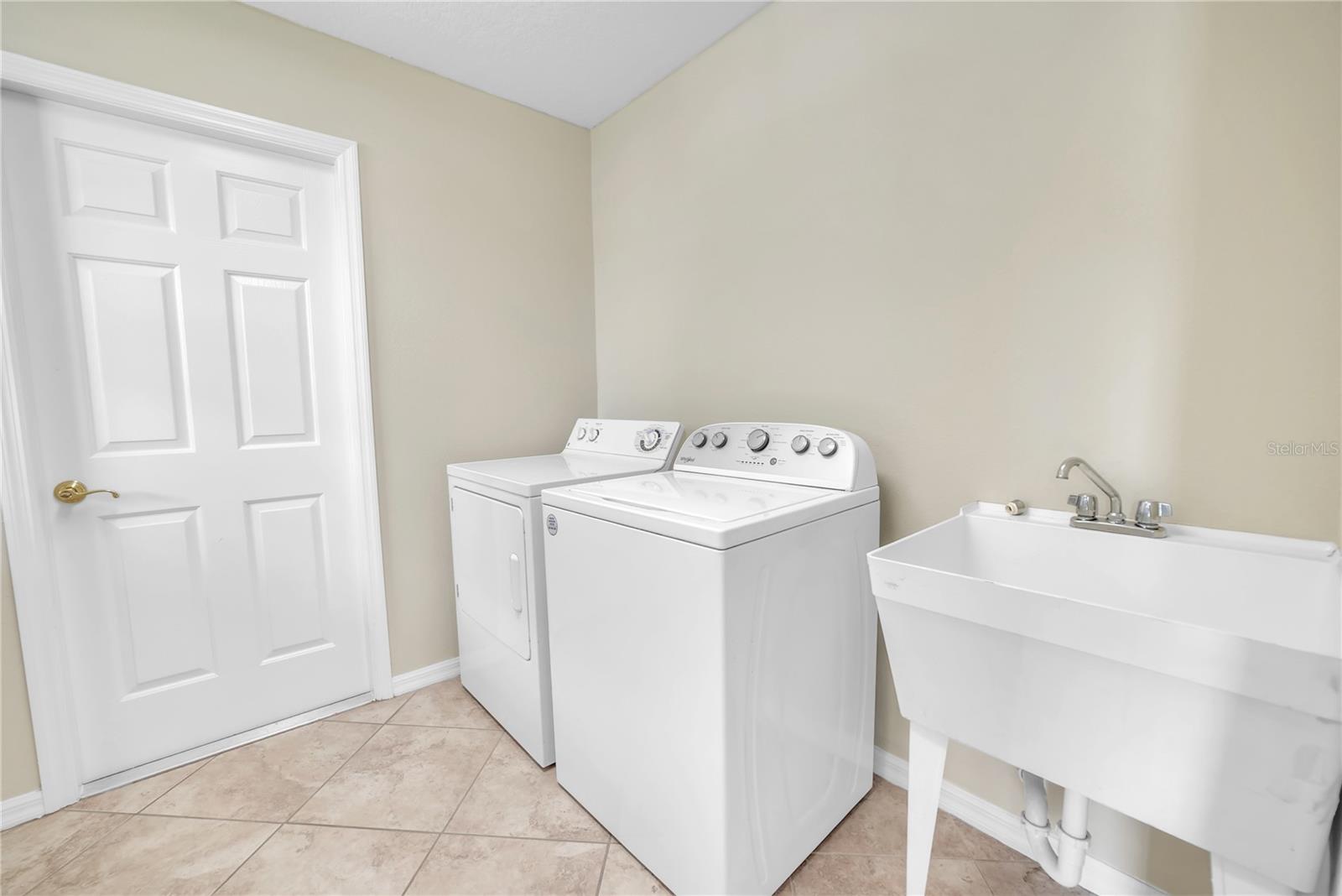 Image 38 of 45 For 879 Astor Way