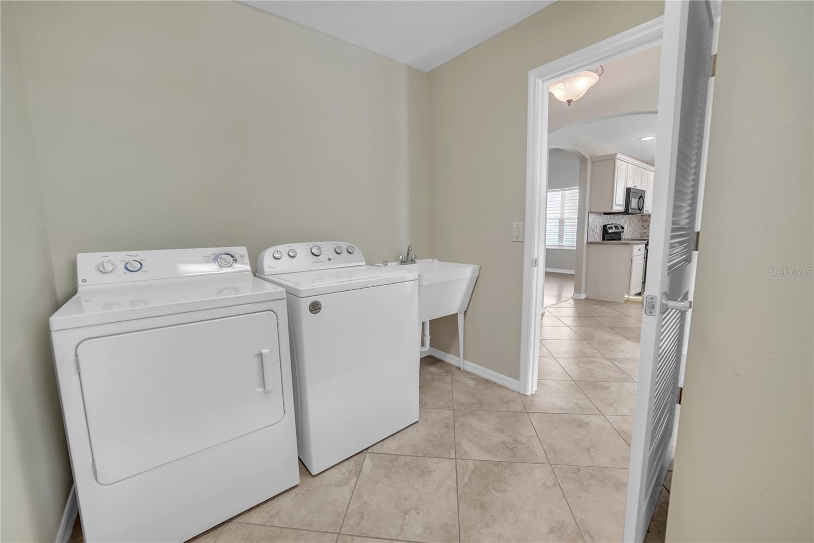 Image 39 of 45 For 879 Astor Way