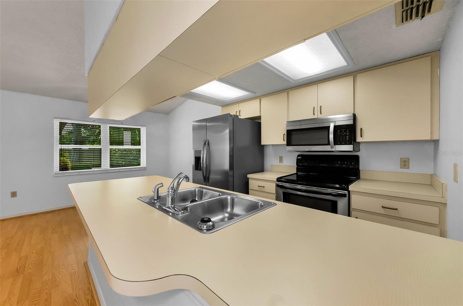 Image 11 of 25 For 1902 Elaine Drive