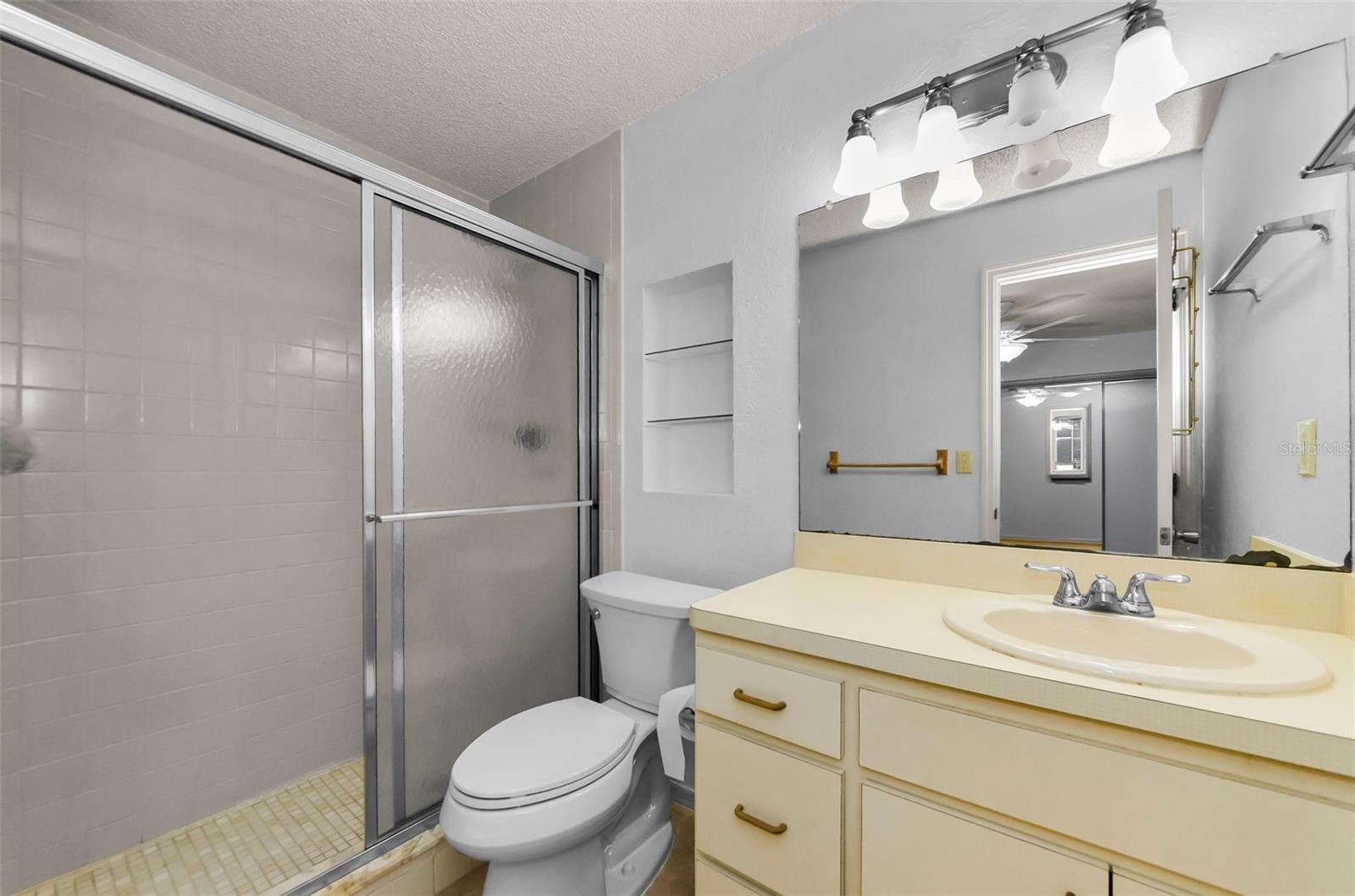 Image 15 of 25 For 1902 Elaine Drive