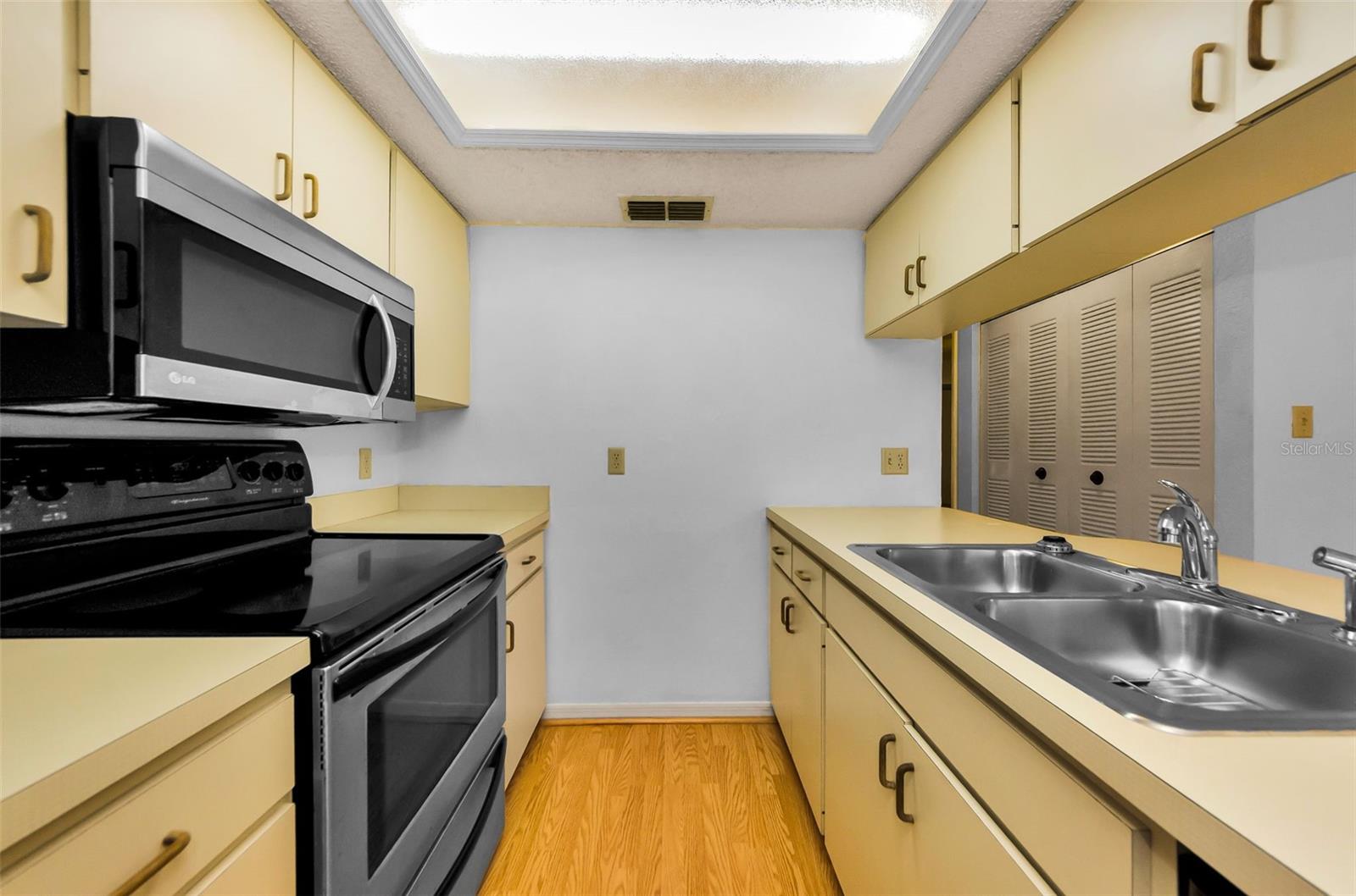 Image 9 of 25 For 1902 Elaine Drive