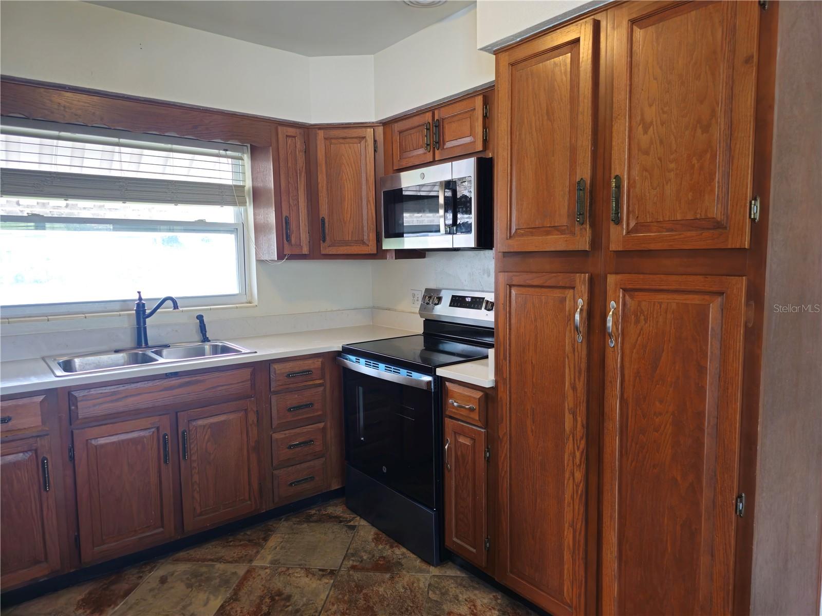 Image 21 of 74 For 1369 Whitacre Drive