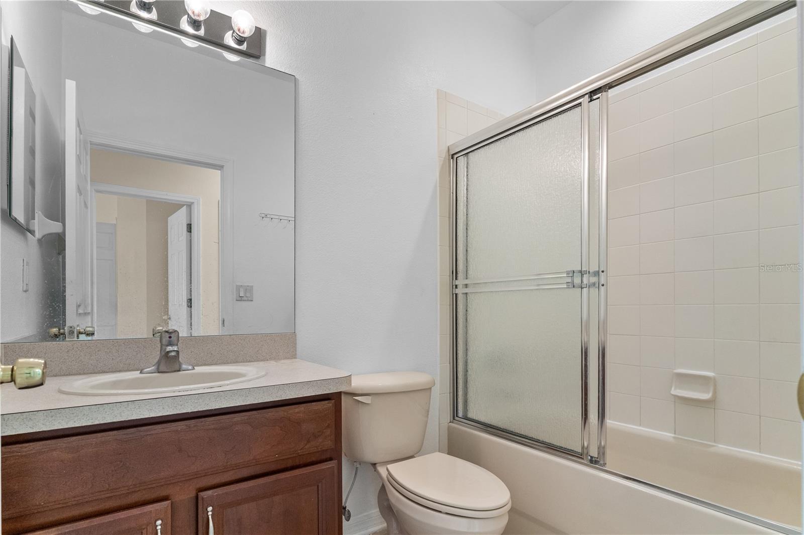 Image 11 of 22 For 12631 Chenwood Avenue