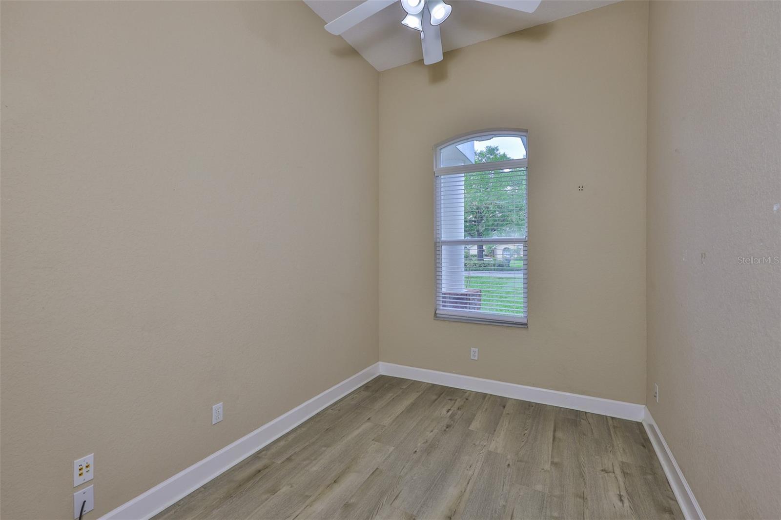 Image 15 of 63 For 401 Havenwood Way