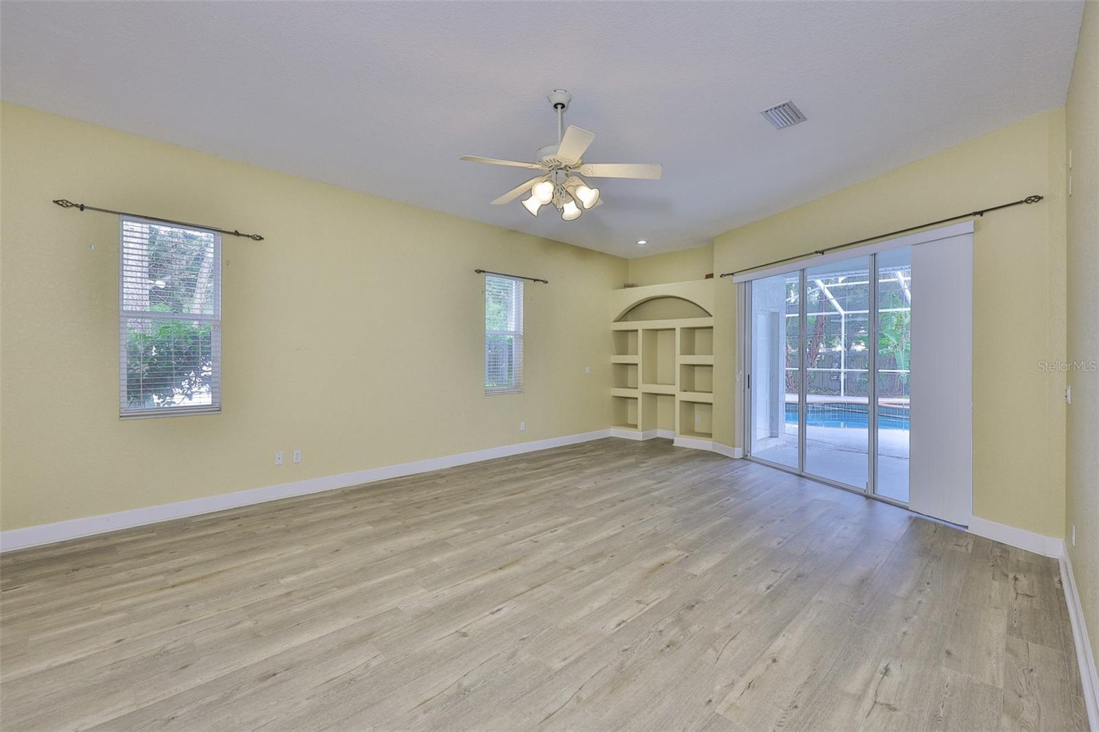 Image 18 of 63 For 401 Havenwood Way