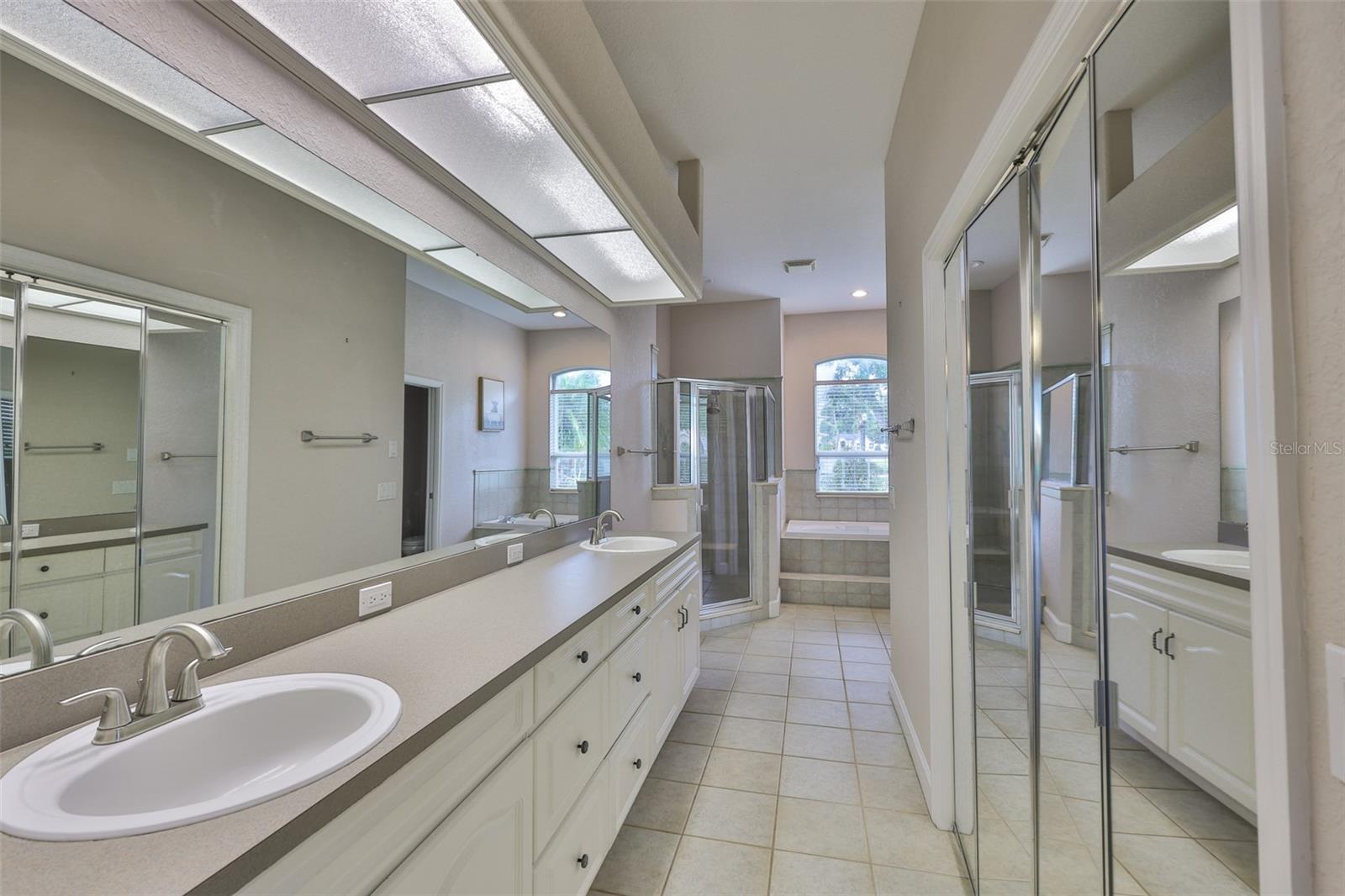 Image 21 of 63 For 401 Havenwood Way