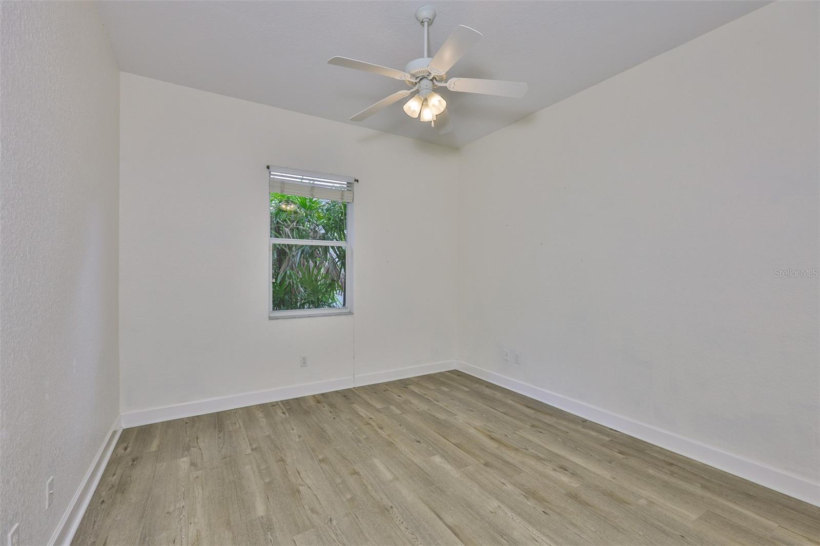 Image 42 of 63 For 401 Havenwood Way