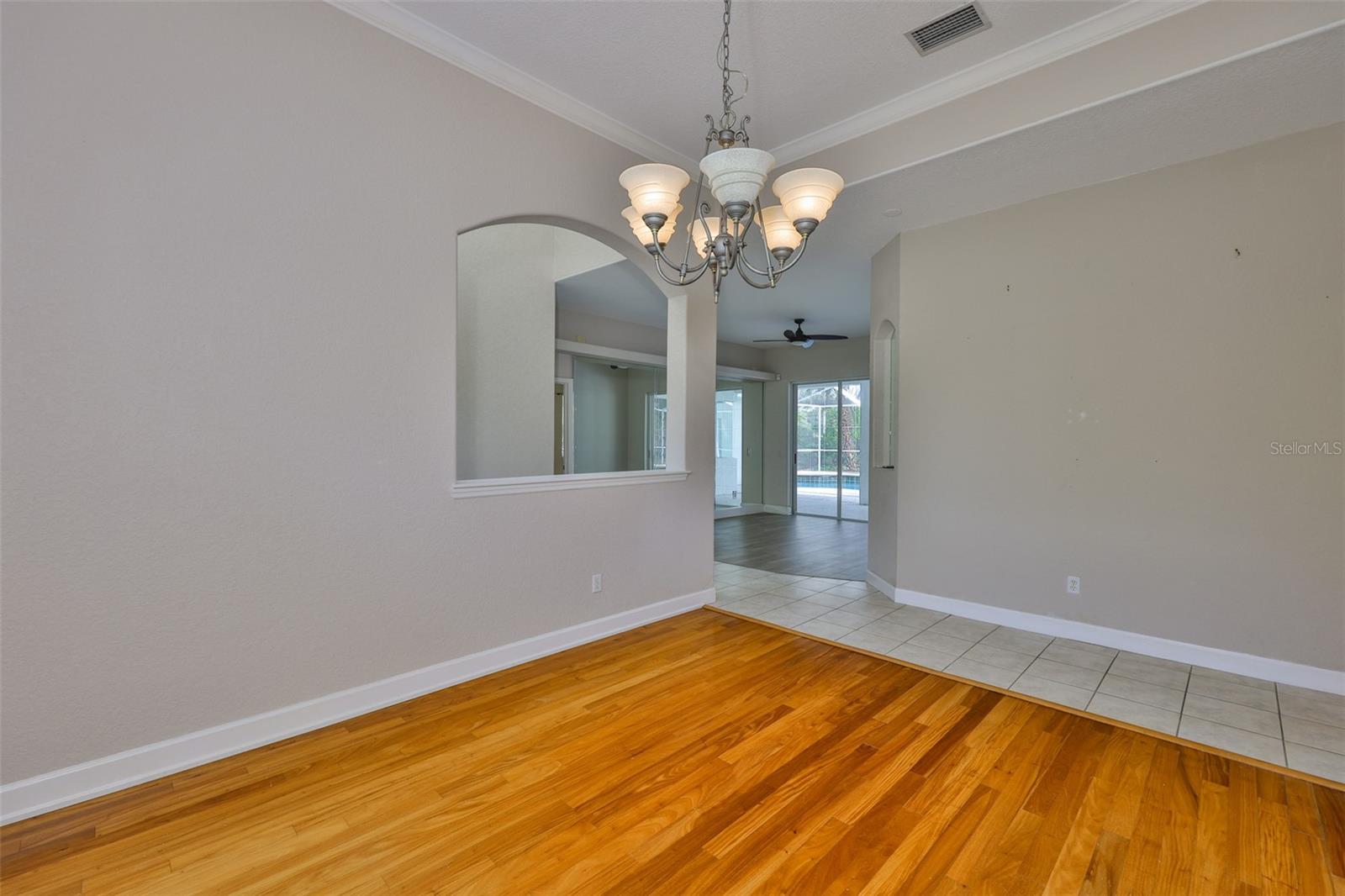 Image 7 of 63 For 401 Havenwood Way