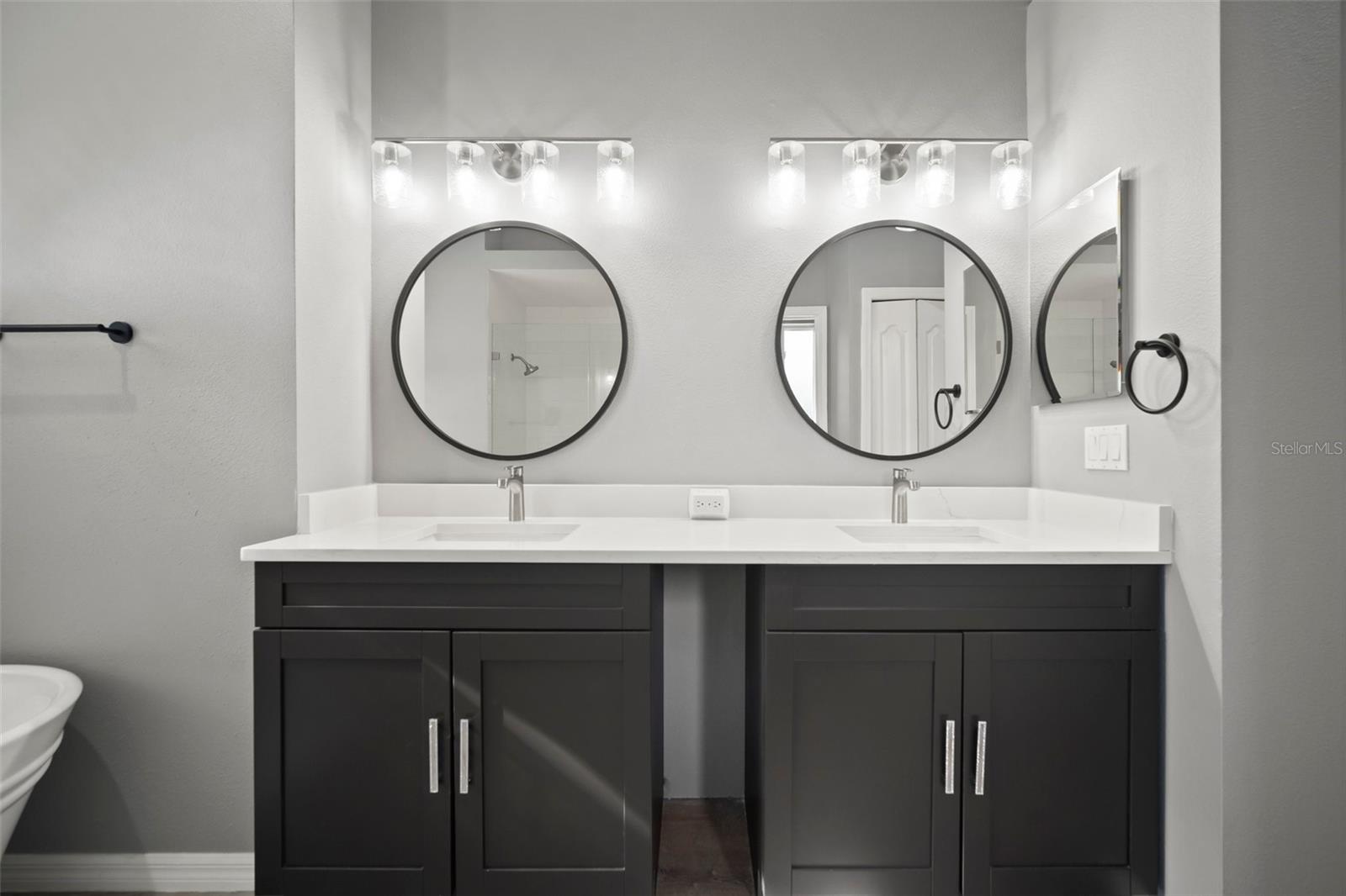 Image 15 of 55 For 10101 Paddock Oaks Drive