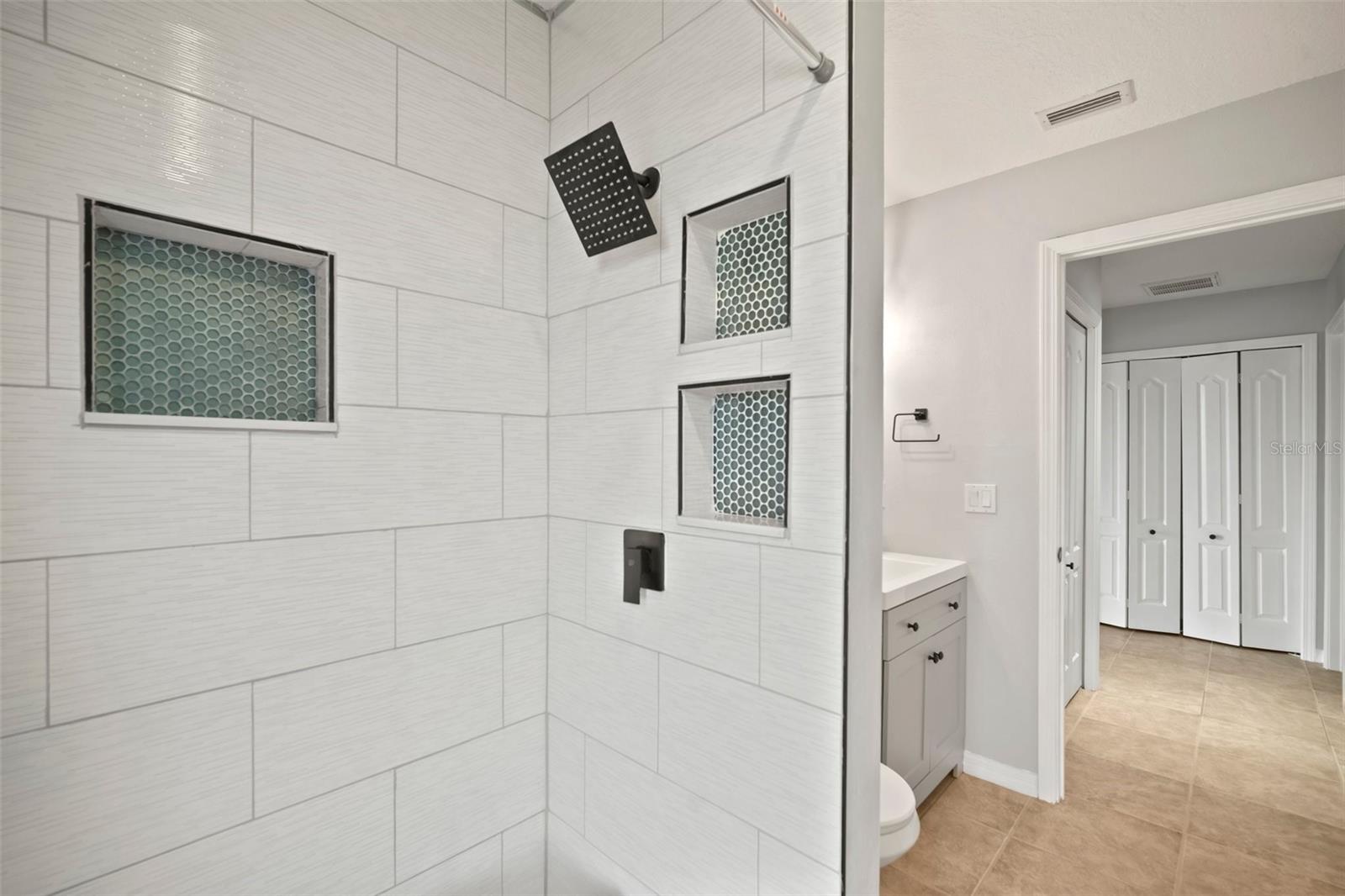 Image 22 of 55 For 10101 Paddock Oaks Drive