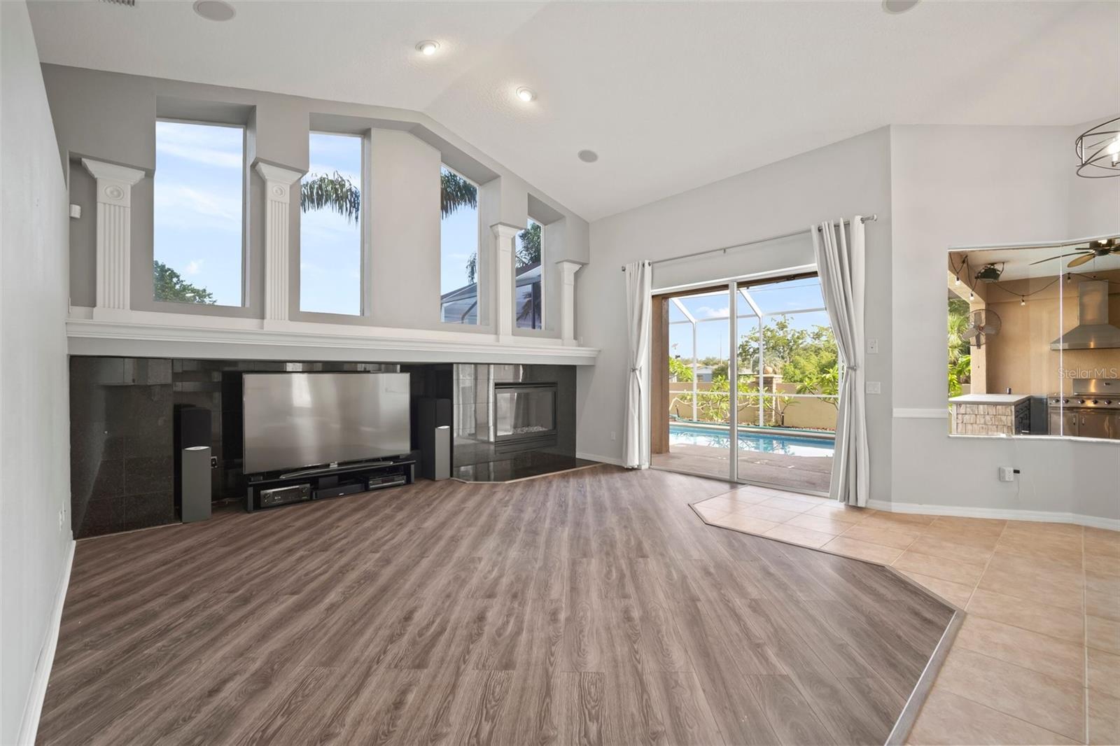 Image 37 of 55 For 10101 Paddock Oaks Drive