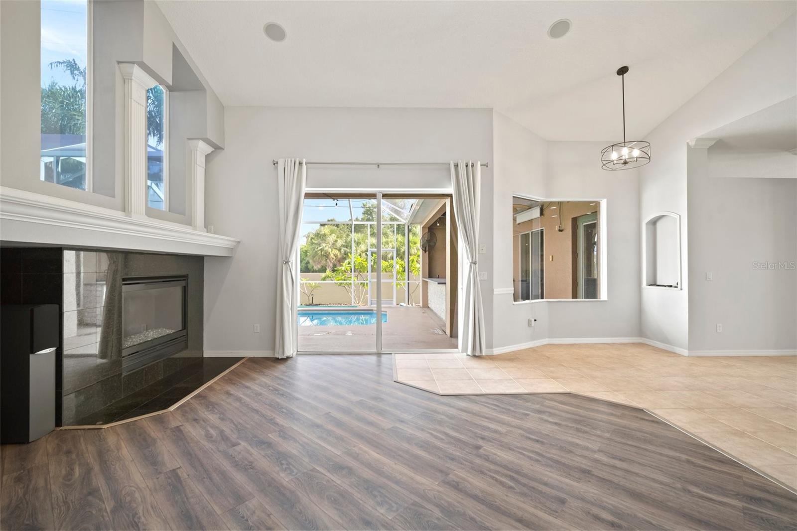 Image 38 of 55 For 10101 Paddock Oaks Drive