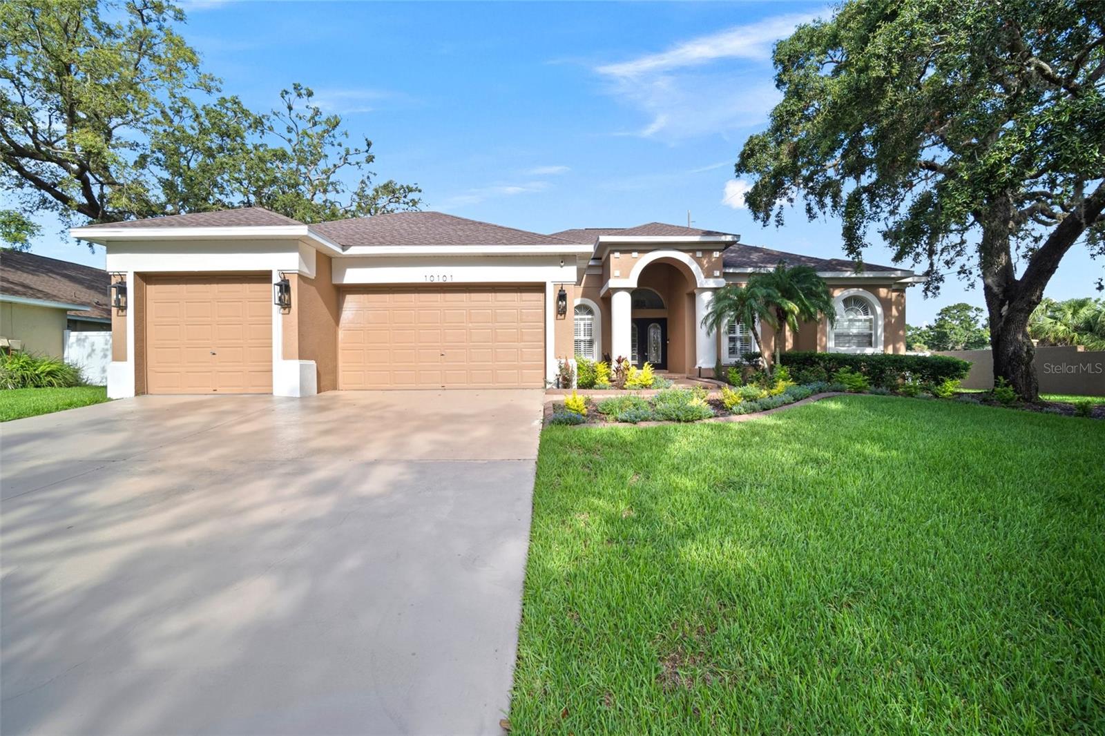 Image 8 of 55 For 10101 Paddock Oaks Drive